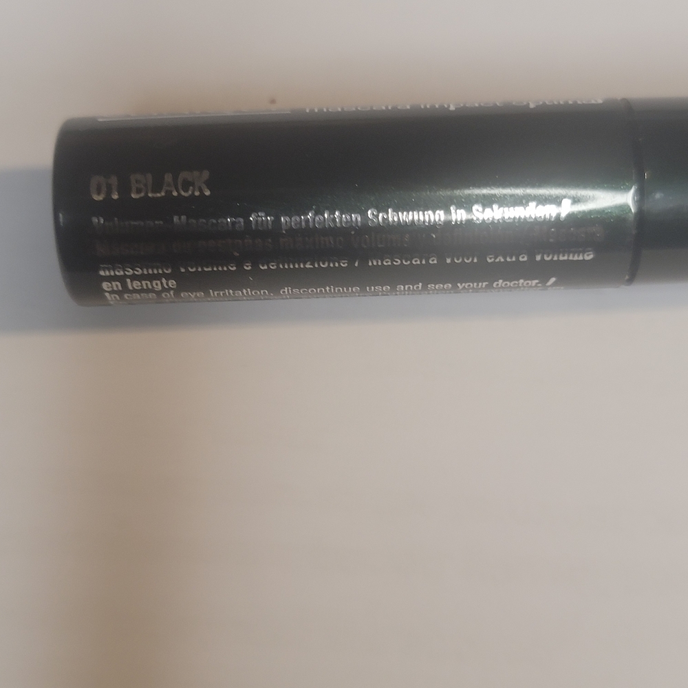Clinique High Impact Mascara in Bold Black 8-Total In Listing - Picture 4 of 6